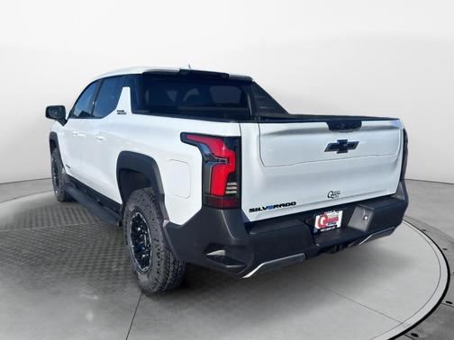 Polar White Tricoat 2026 Chevrolet Silverado EV Trail Boss