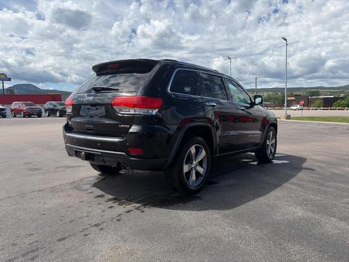 Brilliant Black Crystal Pearlcoat 2015 Jeep Grand Cherokee Limited