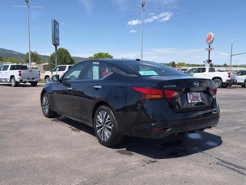 Super Black 2025 Nissan Altima SV FWD