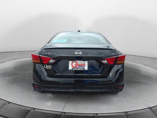 Super Black 2025 Nissan Altima SV FWD
