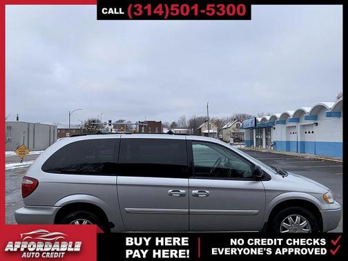 2005 Chrysler Town & Country Touring