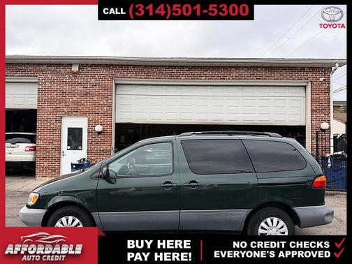 Woodland Pearl 2000 Toyota Sienna LE