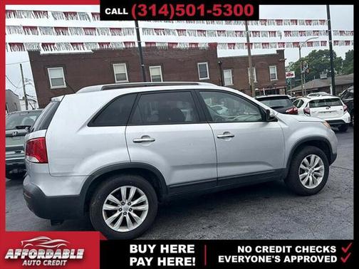 2011 Kia Sorento LX