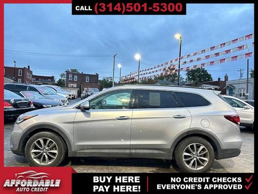 2017 Hyundai SANTA FE SE