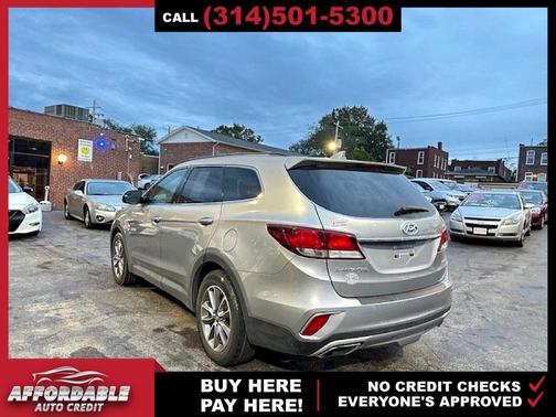 2017 Hyundai SANTA FE SE