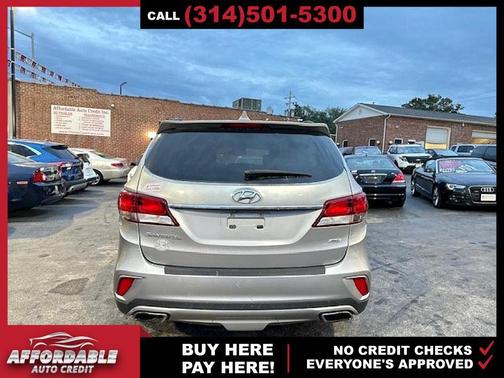 2017 Hyundai SANTA FE SE