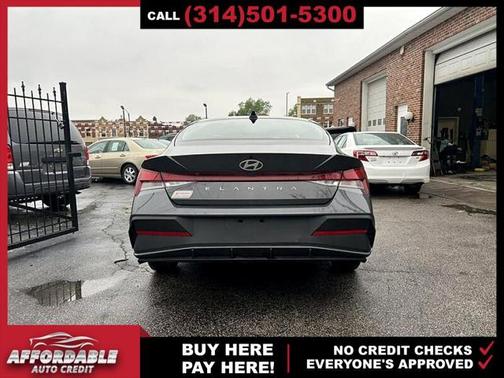 2024 Hyundai ELANTRA SE