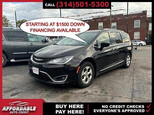 2017 Chrysler Pacifica Touring-L