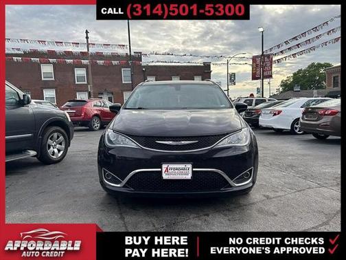 2017 Chrysler Pacifica Touring-L