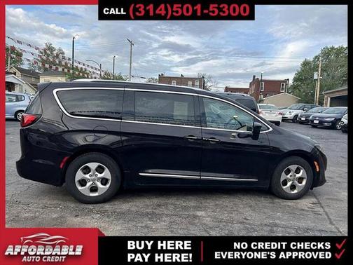 2017 Chrysler Pacifica Touring-L