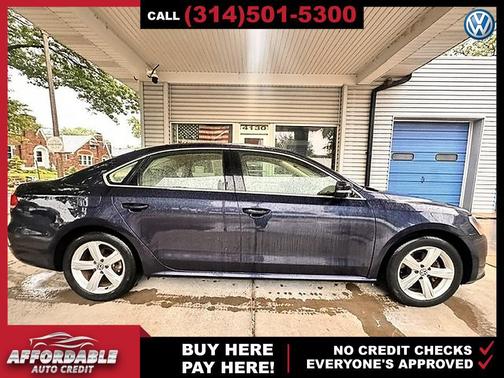 Night Blue Metallic 2013 Volkswagen Passat 2.5 SE