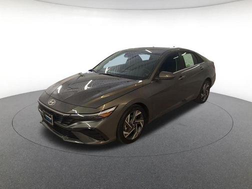 2025 Hyundai ELANTRA SEL