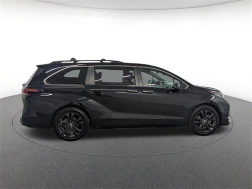 2022 Toyota Sienna XSE 7 Passenger