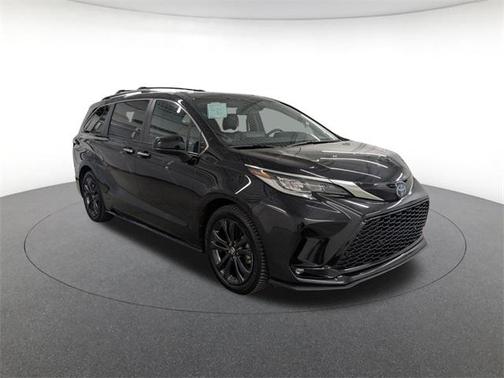 2022 Toyota Sienna XSE 7 Passenger