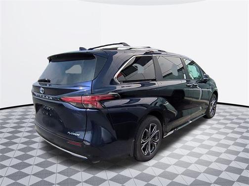 2025 Toyota Sienna Platinum 7 Passenger