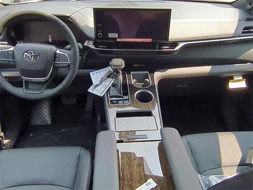 2025 Toyota Sienna Platinum 7 Passenger