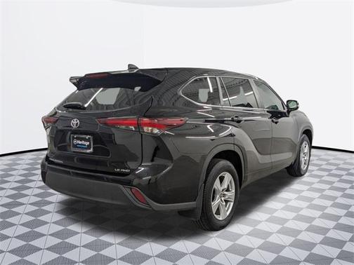 2024 Toyota Highlander LE