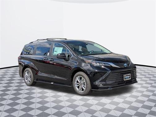 2025 Toyota Sienna XLE 7 Passenger