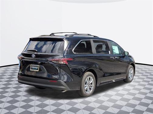 2025 Toyota Sienna XLE 7 Passenger