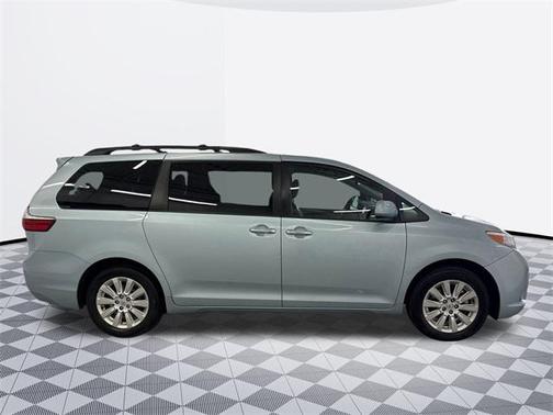 2015 Toyota Sienna XLE