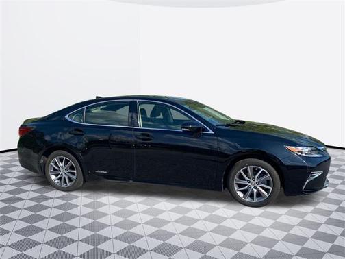 2016 Lexus ES 300h Base