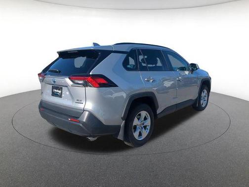 Silver Sky Metallic 2021 Toyota RAV4 Hybrid XLE