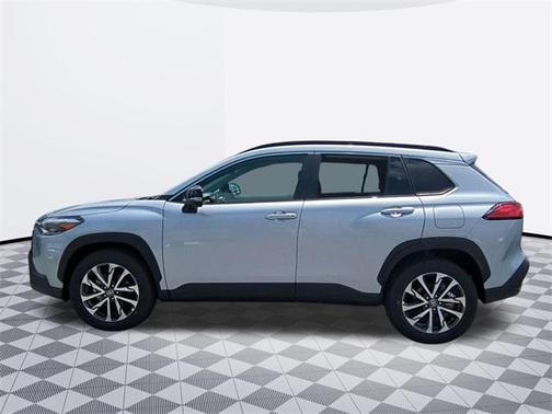 2025 Toyota Corolla Cross XLE