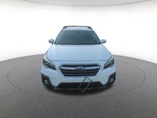 Crystal White Pearl 2019 Subaru Outback 2.5i Limited