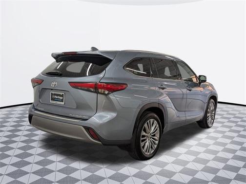 2022 Toyota Highlander Platinum