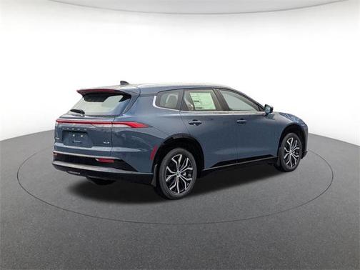 2025 Toyota Crown Signia XLE