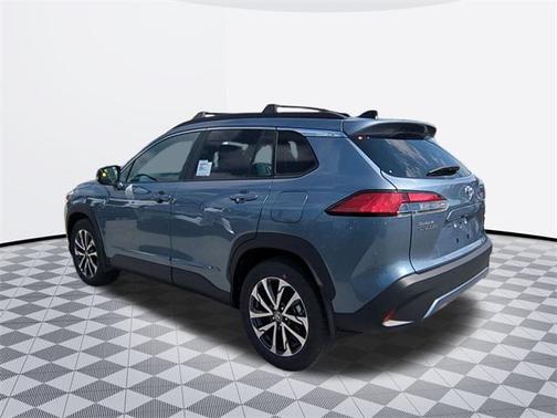 2025 Toyota Corolla Cross XLE