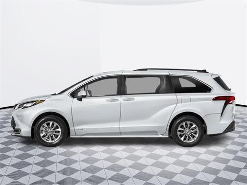 2025 Toyota Sienna XLE 7 Passenger