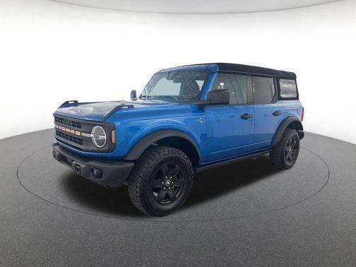 Velocity Blue Metallic 2023 Ford Bronco Black Diamond
