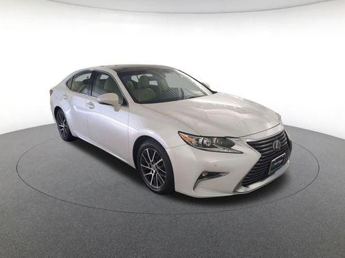 Eminent White Pearl 2018 Lexus ES 350 Base