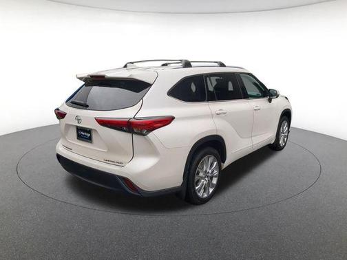 Blizzard Pearl 2021 Toyota Highlander Limited