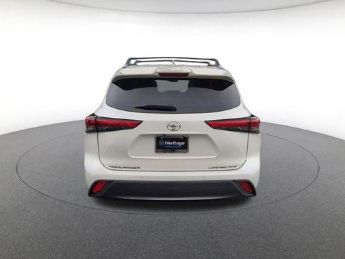 Blizzard Pearl 2021 Toyota Highlander Limited