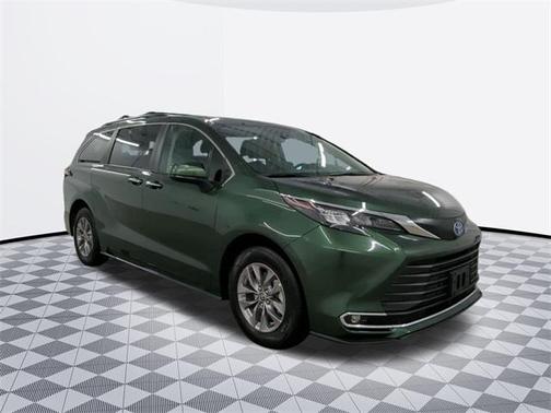 2024 Toyota Sienna XLE 7 Passenger