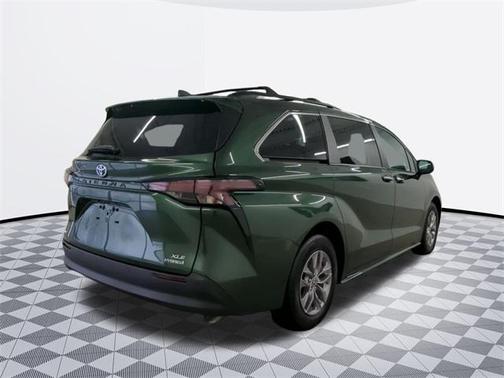 2024 Toyota Sienna XLE 7 Passenger