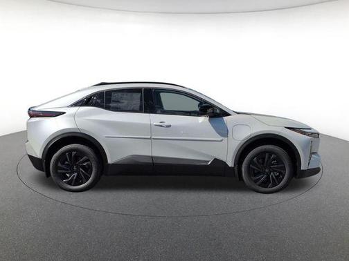 Pear 2026 Toyota C-HR SE