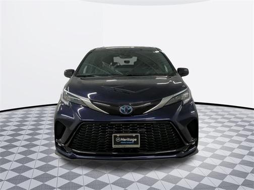 2022 Toyota Sienna XSE 7 Passenger