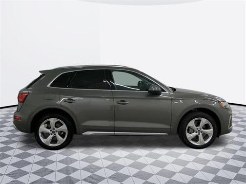 2023 Audi Q5 45 S line Premium Plus