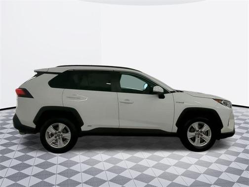 2020 Toyota RAV4 Hybrid XLE