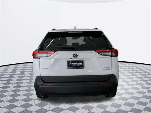 2020 Toyota RAV4 Hybrid XLE