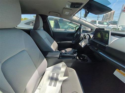 2025 Toyota Prius XLE