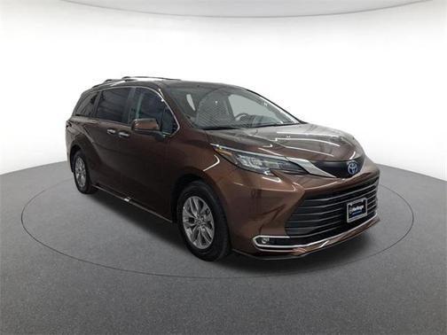 2024 Toyota Sienna XLE