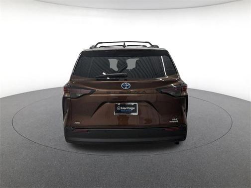 2024 Toyota Sienna XLE