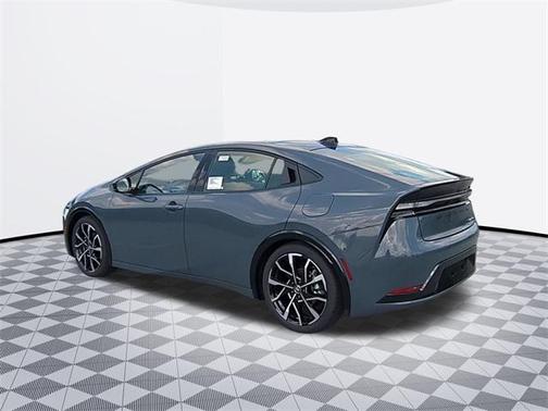 2025 Toyota Prius XLE