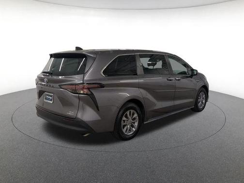 2023 Toyota Sienna XLE