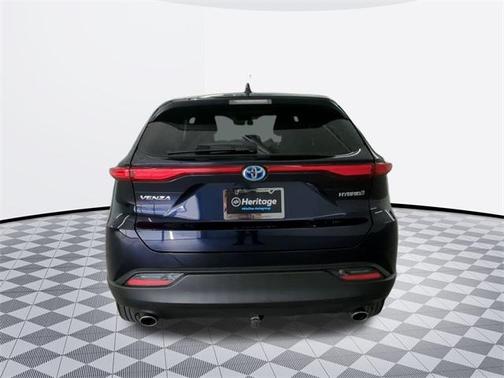 2022 Toyota Venza LE