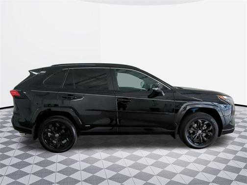 2024 Toyota RAV4 Hybrid SE